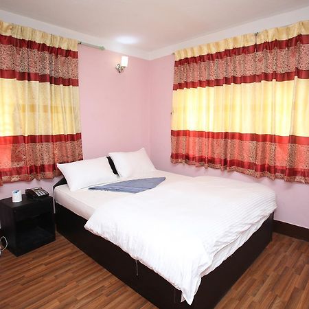 Mitra Garden Inn Kathmandu Esterno foto
