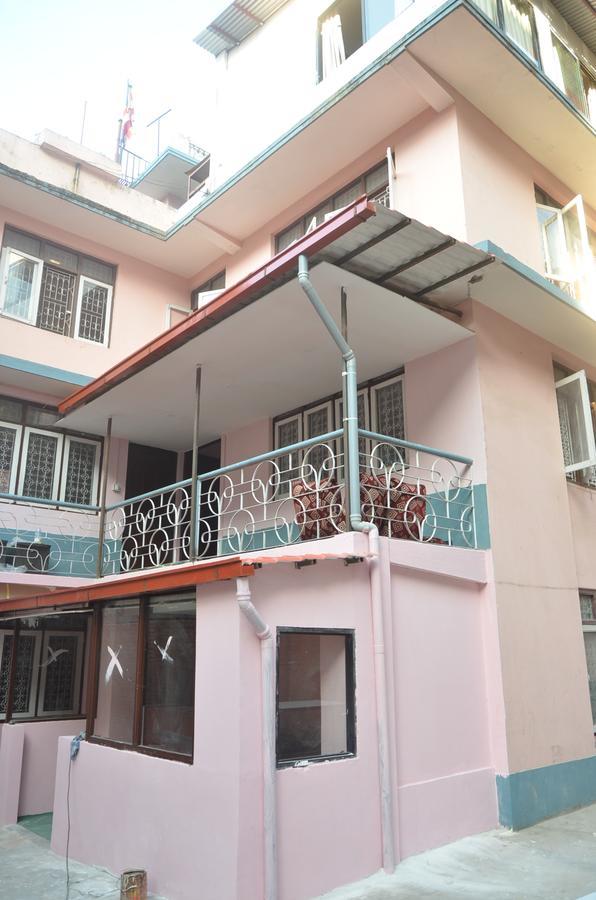 Mitra Garden Inn Kathmandu Esterno foto