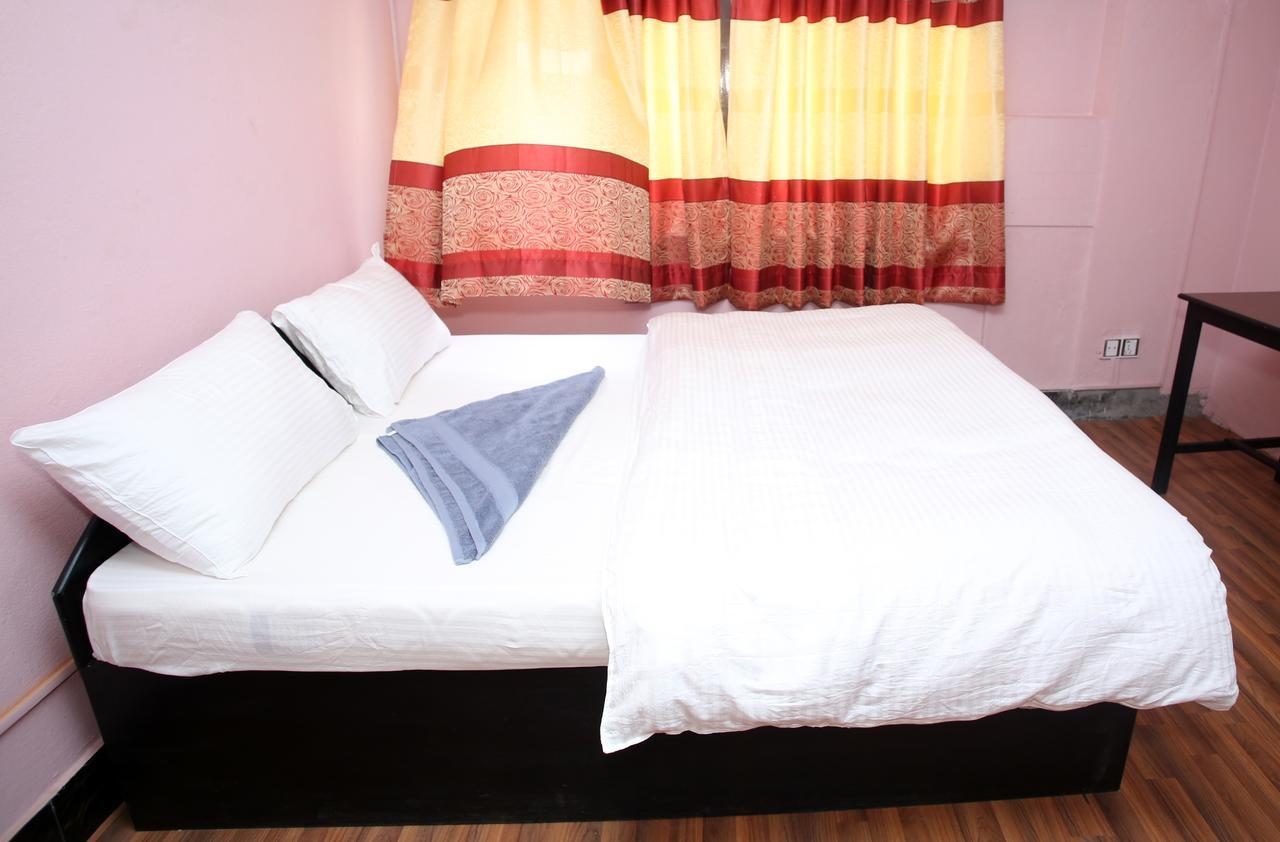 Mitra Garden Inn Kathmandu Esterno foto
