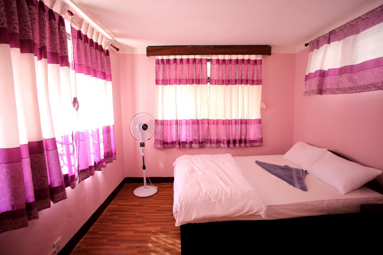 Mitra Garden Inn Kathmandu Esterno foto