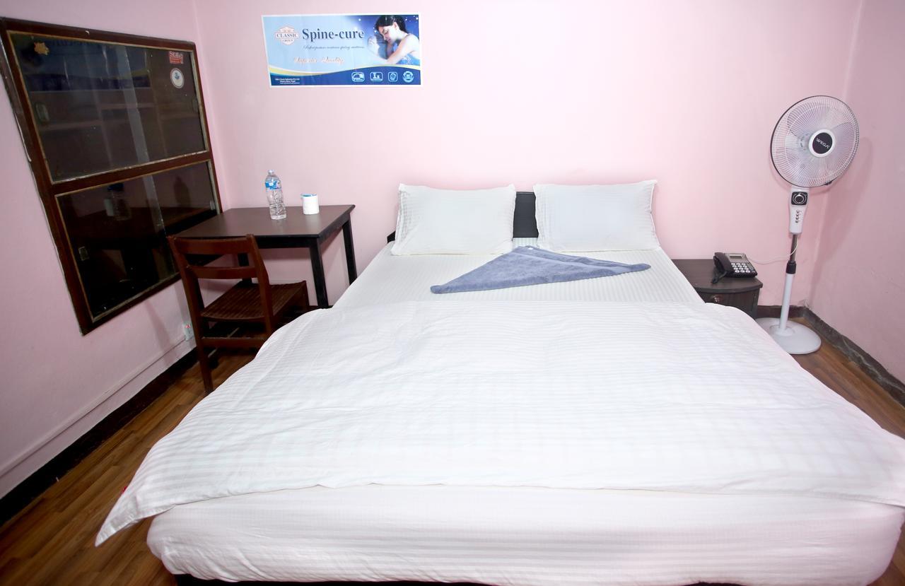 Mitra Garden Inn Kathmandu Esterno foto