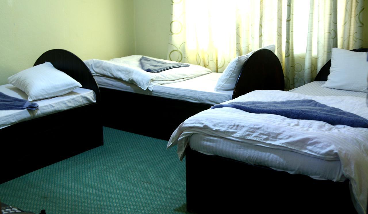Mitra Garden Inn Kathmandu Esterno foto